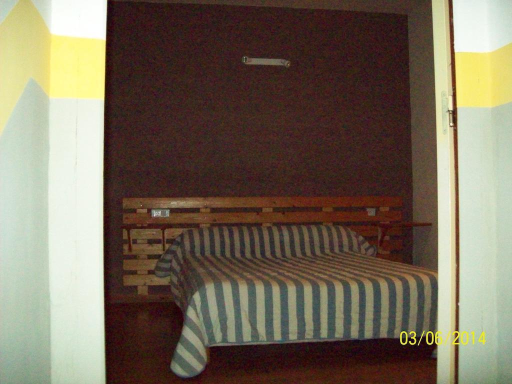 Hôtel Le Relais Des Blaches à Pierrelatte Chambre photo